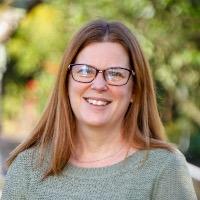 Associate Professor Helen Fitzsimons staff profile picture