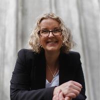 Dr Rachel Batty staff profile picture