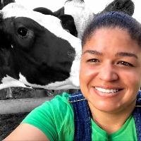 Dr Amelia De Almeida staff profile picture